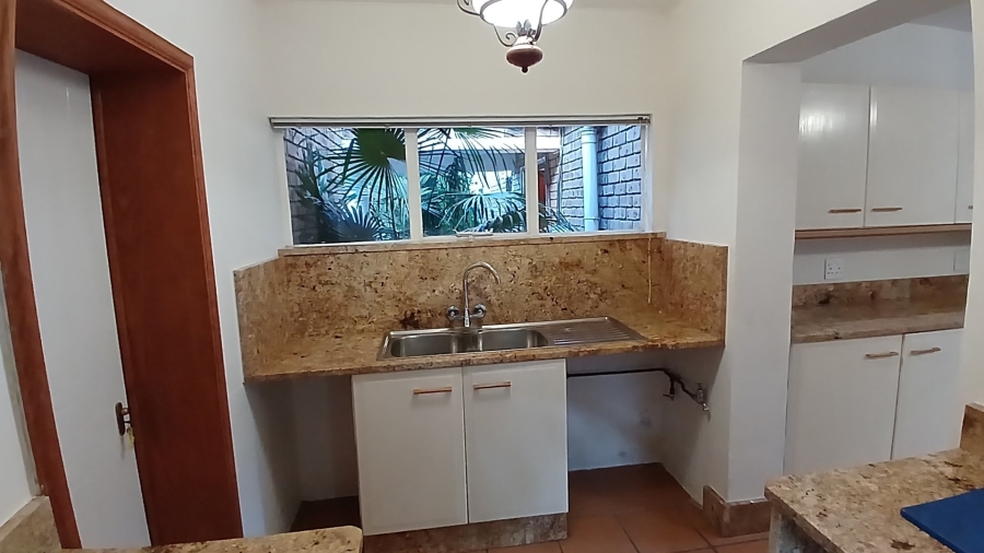 To Let 3 Bedroom Property for Rent in Hurlingham Manor Gauteng