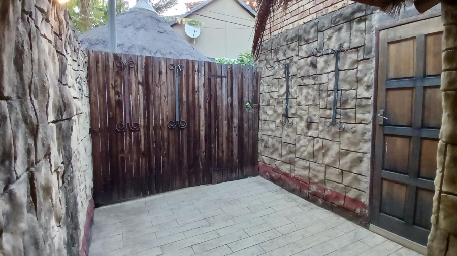 To Let 3 Bedroom Property for Rent in Hurlingham Manor Gauteng
