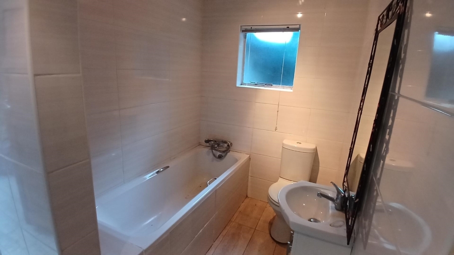 To Let 3 Bedroom Property for Rent in Hurlingham Manor Gauteng