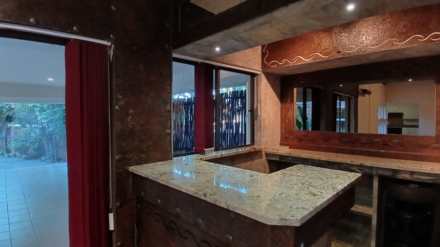To Let 3 Bedroom Property for Rent in Hurlingham Manor Gauteng