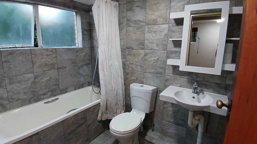 To Let 3 Bedroom Property for Rent in Hurlingham Manor Gauteng