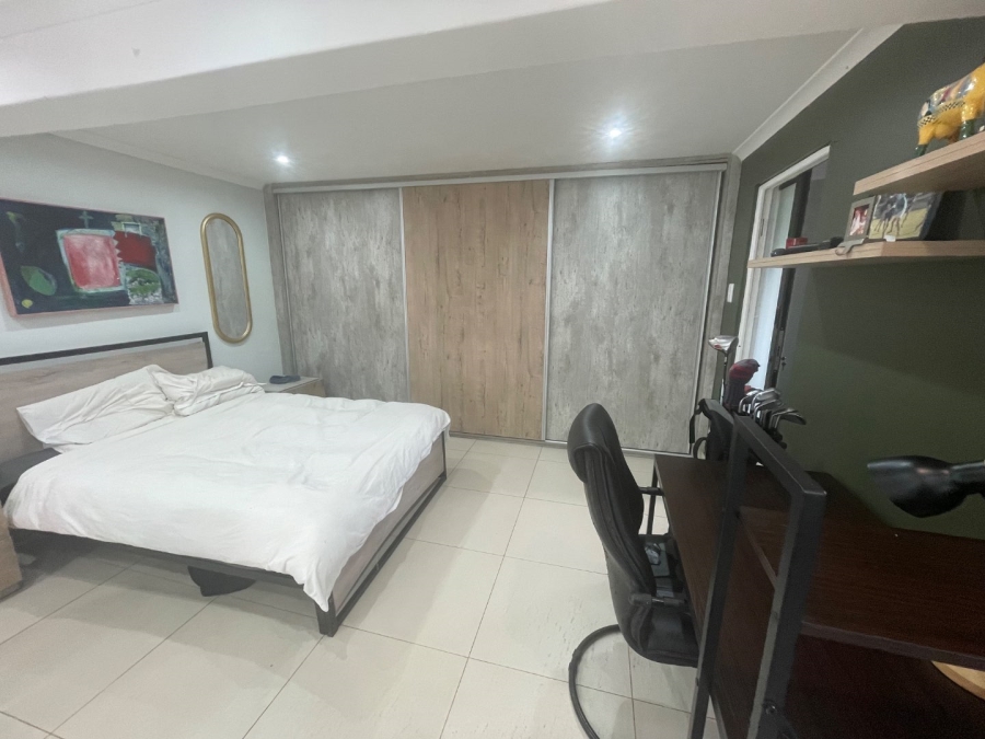 To Let 0 Bedroom Property for Rent in Greenside Gauteng