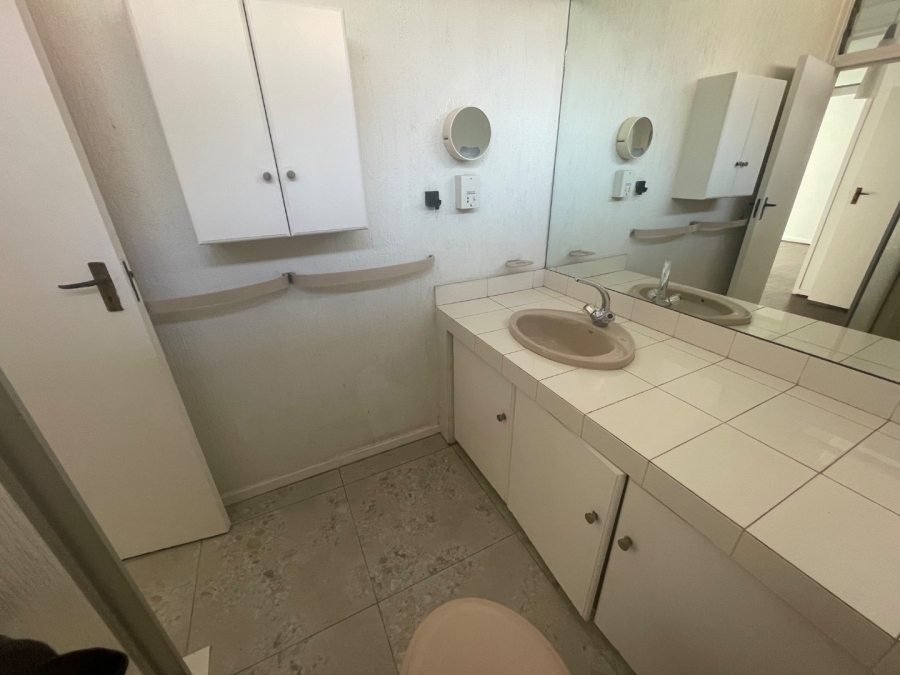 To Let 2 Bedroom Property for Rent in Hyde Park Gauteng