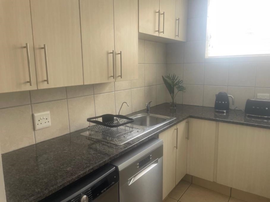 To Let 2 Bedroom Property for Rent in Illovo Gauteng