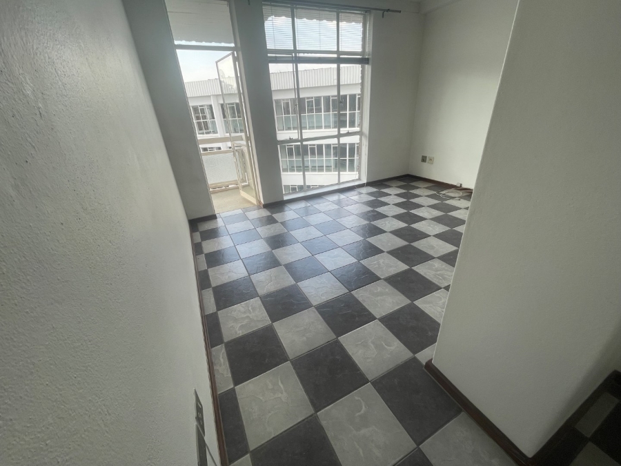 To Let 1 Bedroom Property for Rent in Illovo Gauteng