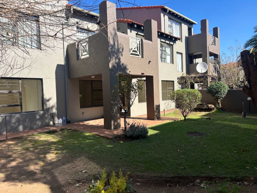 To Let 3 Bedroom Property for Rent in Lakefield Gauteng