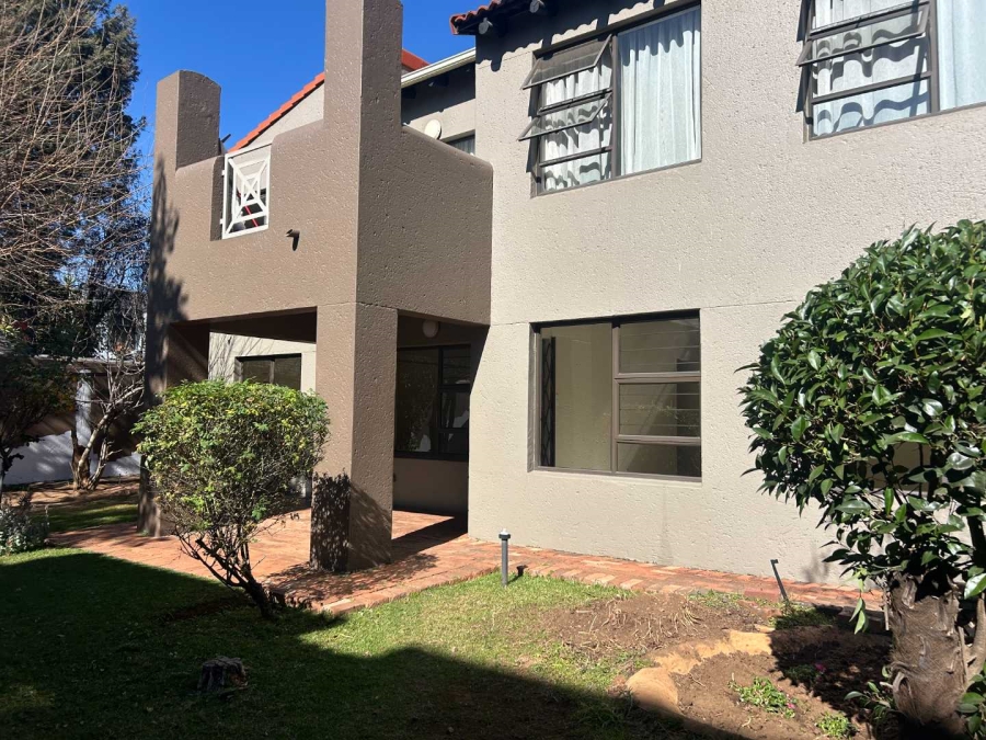 To Let 3 Bedroom Property for Rent in Lakefield Gauteng