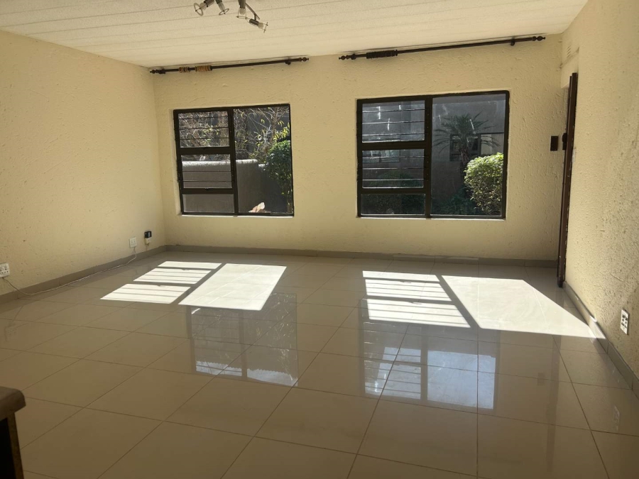 To Let 3 Bedroom Property for Rent in Lakefield Gauteng