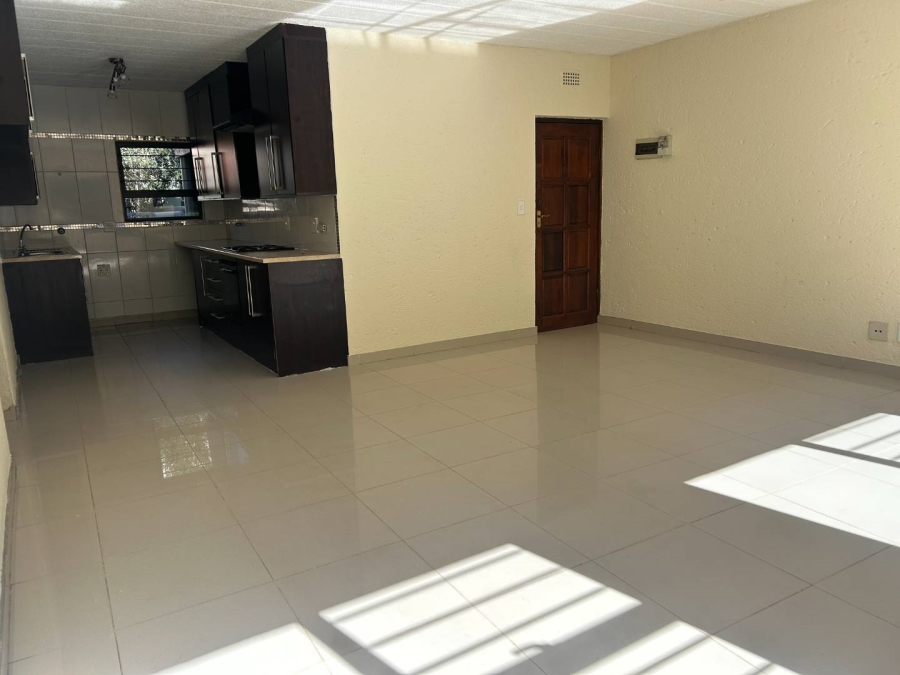 To Let 3 Bedroom Property for Rent in Lakefield Gauteng