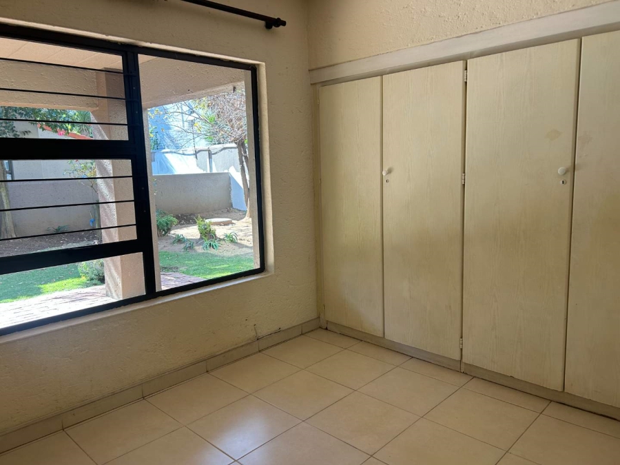 To Let 3 Bedroom Property for Rent in Lakefield Gauteng