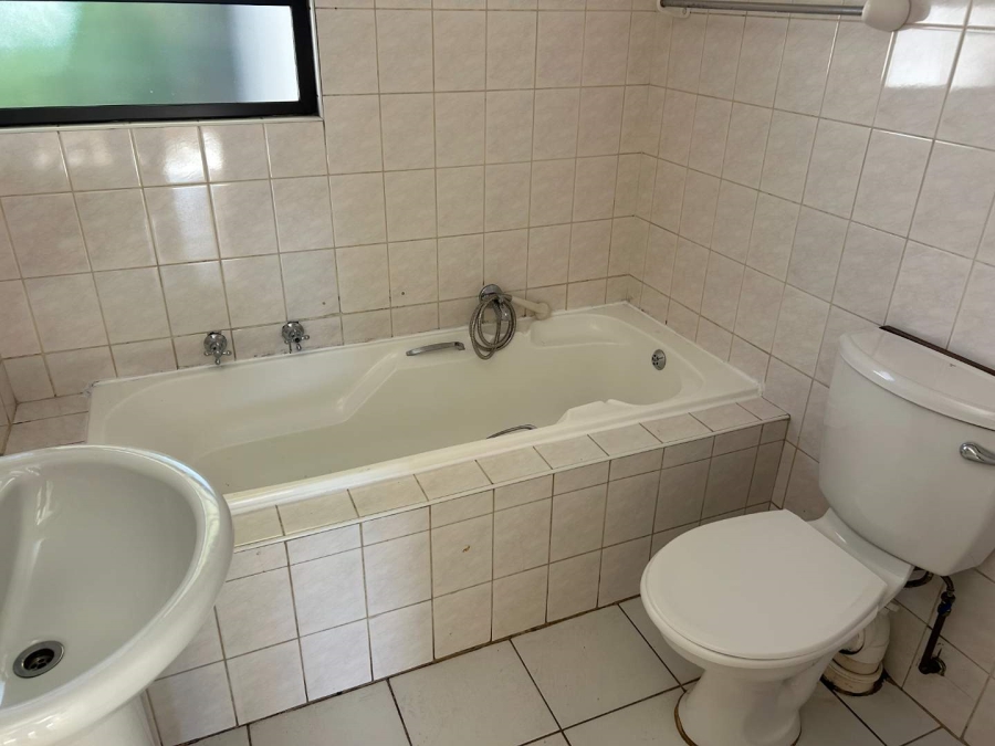 To Let 3 Bedroom Property for Rent in Lakefield Gauteng