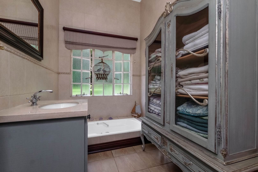 7 Bedroom Property for Sale in Lanseria Gauteng
