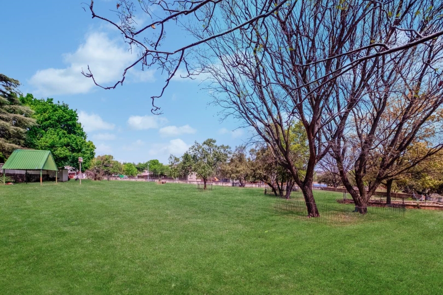 7 Bedroom Property for Sale in Lanseria Gauteng