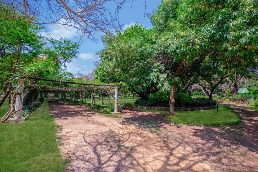 7 Bedroom Property for Sale in Lanseria Gauteng