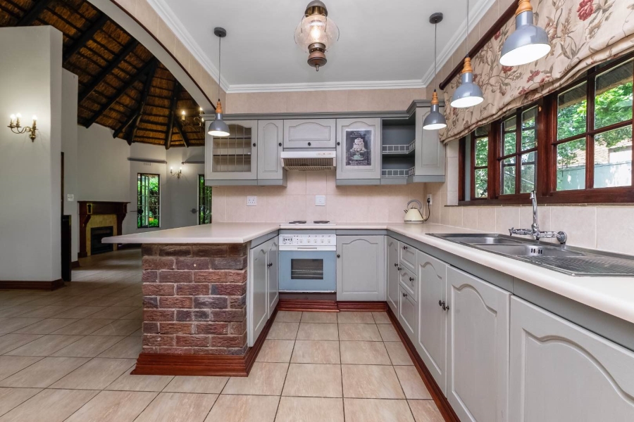 7 Bedroom Property for Sale in Lanseria Gauteng