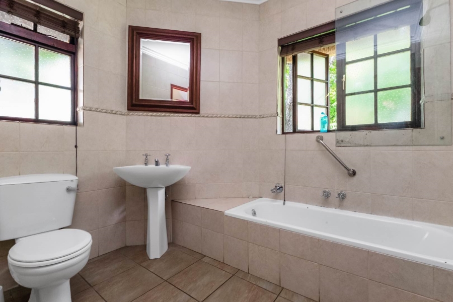7 Bedroom Property for Sale in Lanseria Gauteng