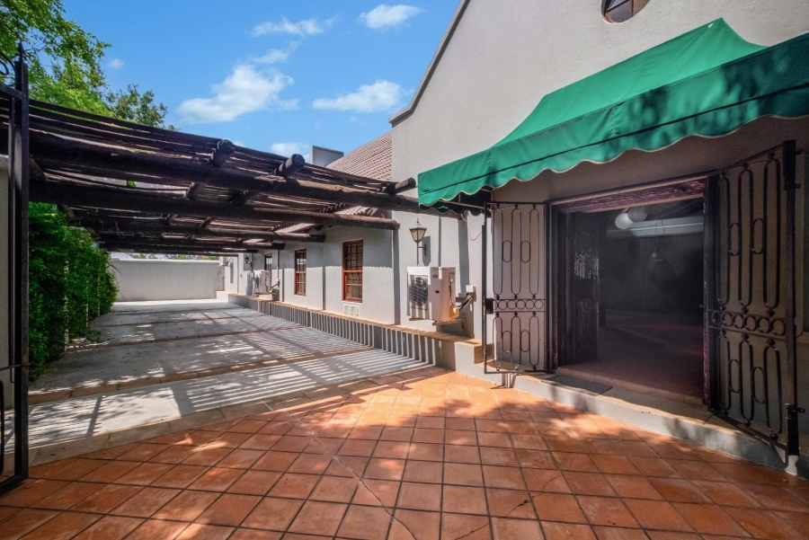 7 Bedroom Property for Sale in Lanseria Gauteng