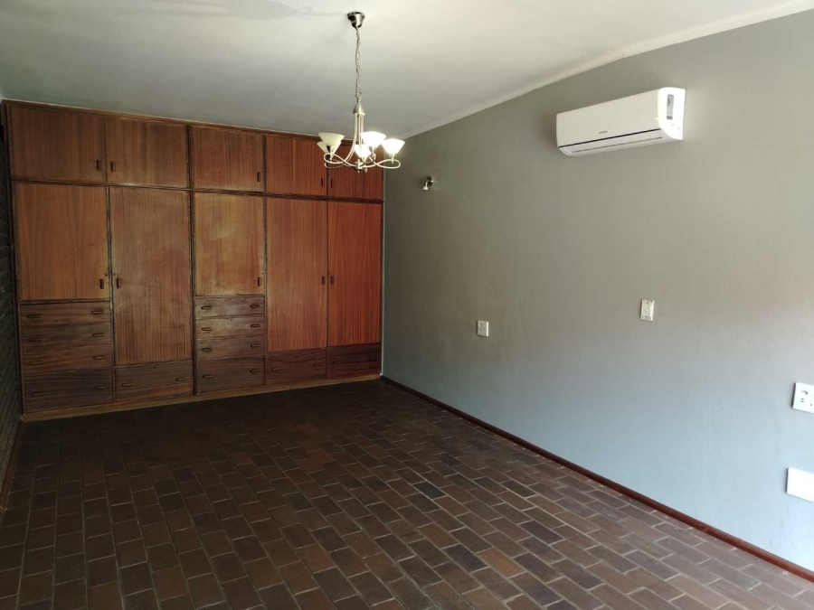 4 Bedroom Property for Sale in Selcourt Gauteng