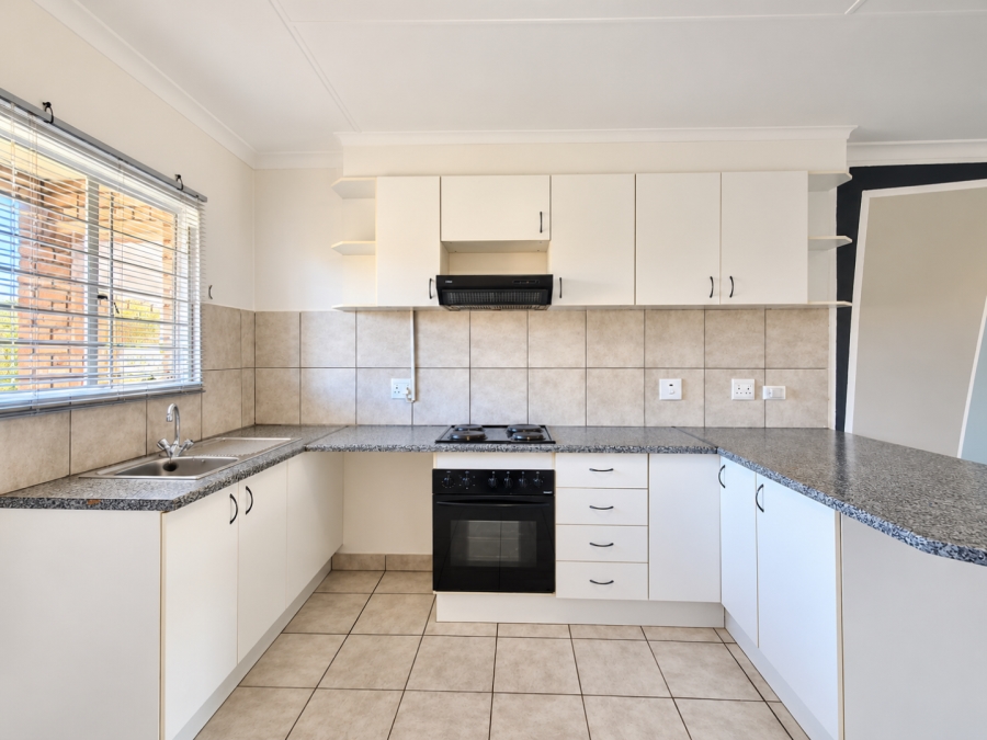 To Let 2 Bedroom Property for Rent in Wilro Park Gauteng