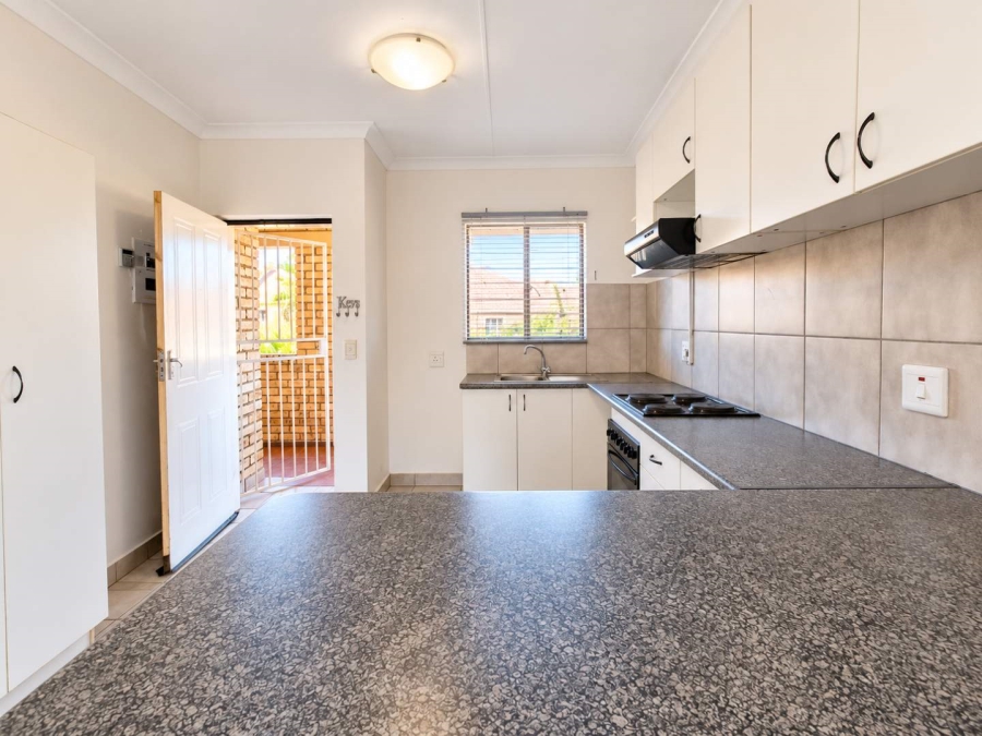 To Let 2 Bedroom Property for Rent in Wilro Park Gauteng