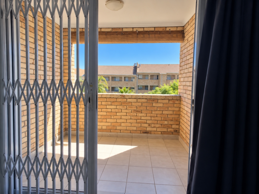 To Let 2 Bedroom Property for Rent in Wilro Park Gauteng