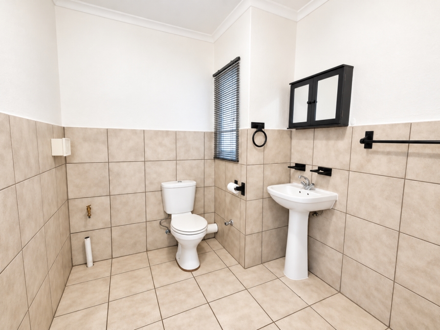 To Let 2 Bedroom Property for Rent in Wilro Park Gauteng