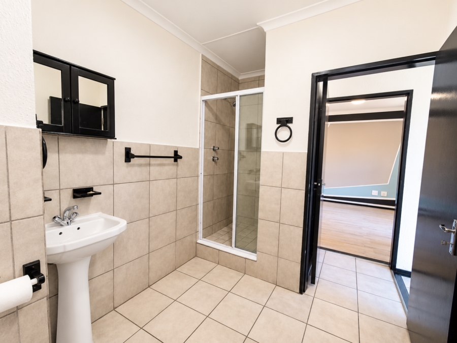 To Let 2 Bedroom Property for Rent in Wilro Park Gauteng
