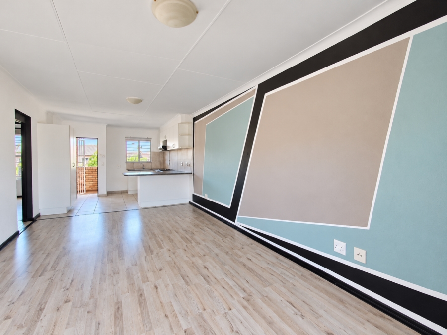 To Let 2 Bedroom Property for Rent in Wilro Park Gauteng
