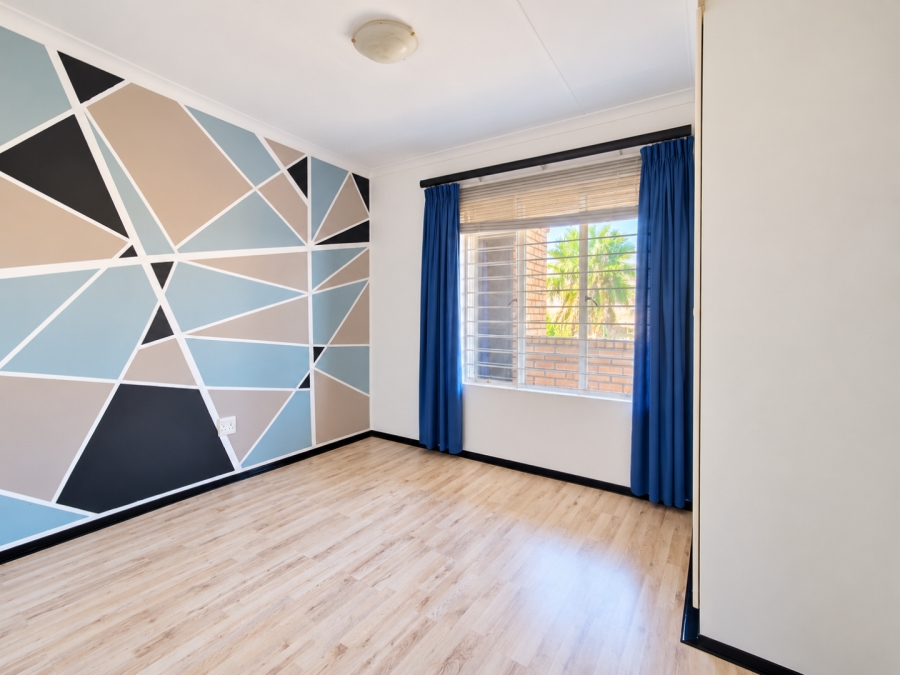 To Let 2 Bedroom Property for Rent in Wilro Park Gauteng