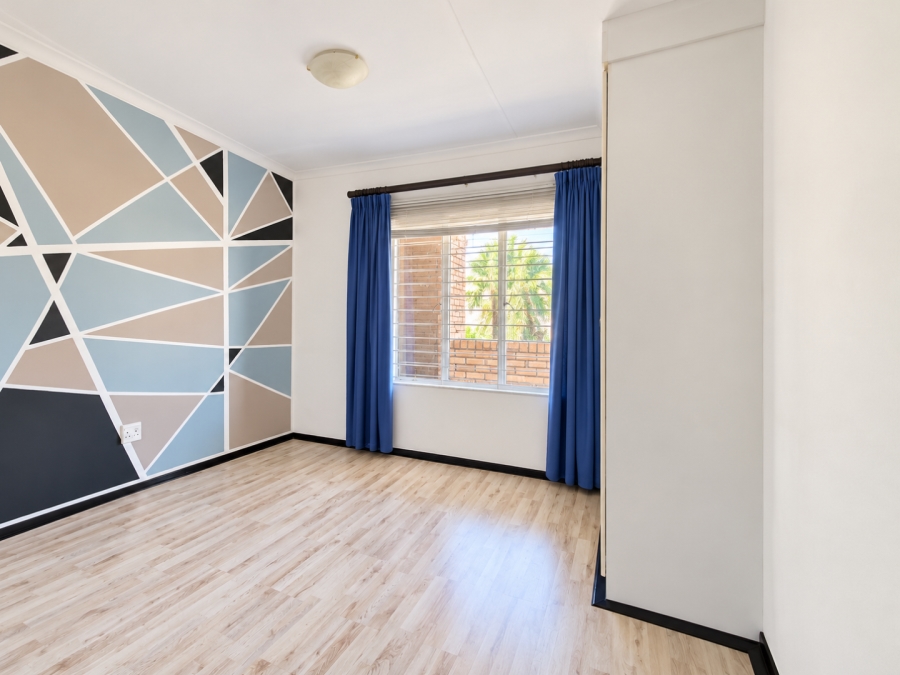 To Let 2 Bedroom Property for Rent in Wilro Park Gauteng