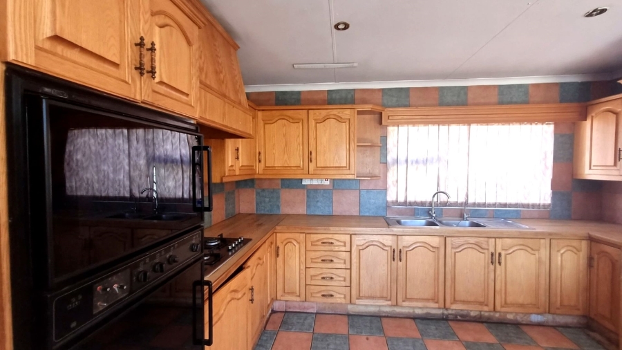 4 Bedroom Property for Sale in Crosby Gauteng