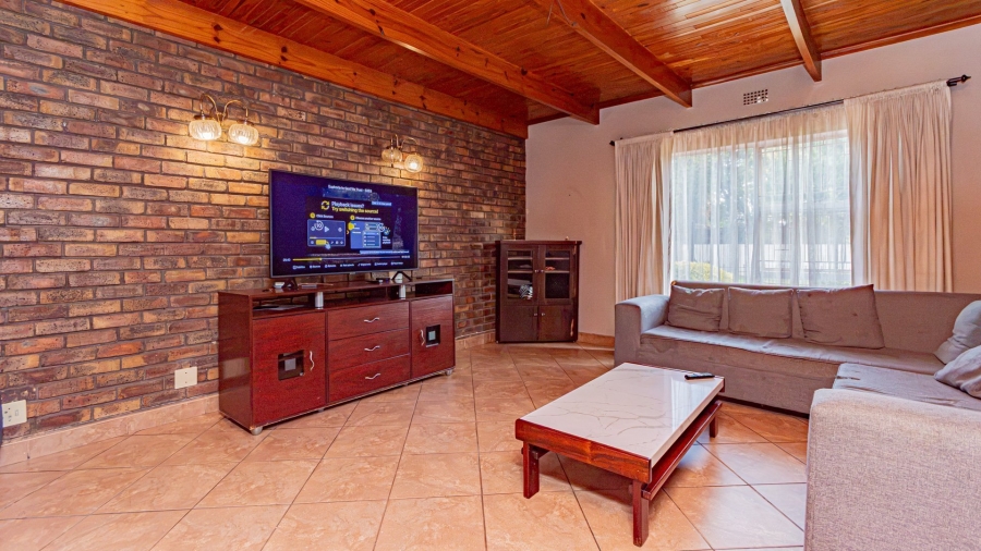 4 Bedroom Property for Sale in Verwoerdpark Gauteng
