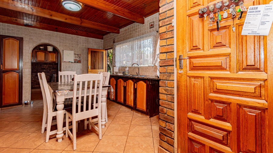 4 Bedroom Property for Sale in Verwoerdpark Gauteng