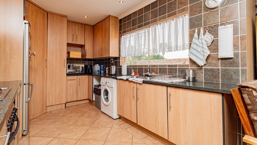 4 Bedroom Property for Sale in Verwoerdpark Gauteng