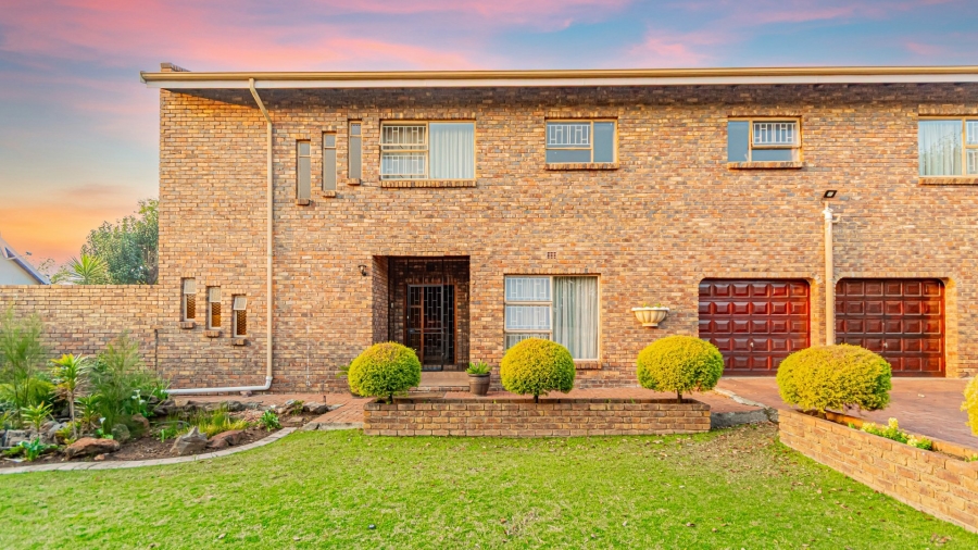 4 Bedroom Property for Sale in Verwoerdpark Gauteng