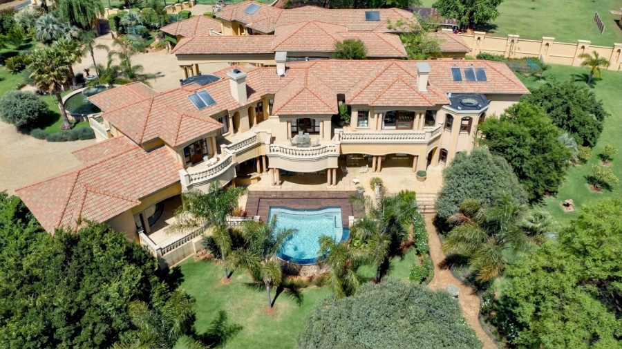 6 Bedroom Property for Sale in Benoni Small Farms Gauteng