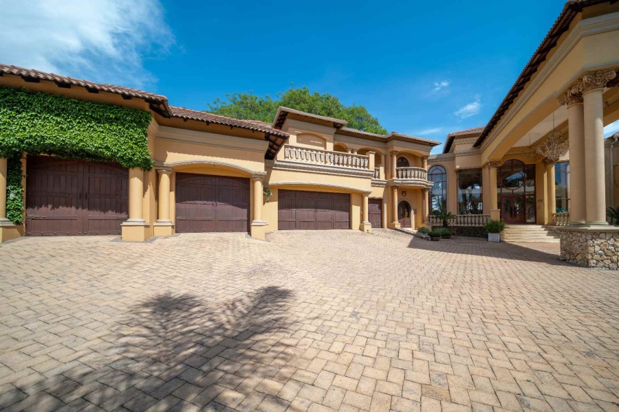 6 Bedroom Property for Sale in Benoni Small Farms Gauteng