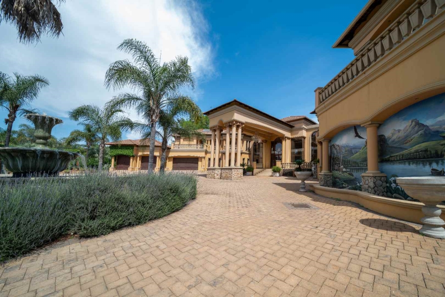 6 Bedroom Property for Sale in Benoni Small Farms Gauteng
