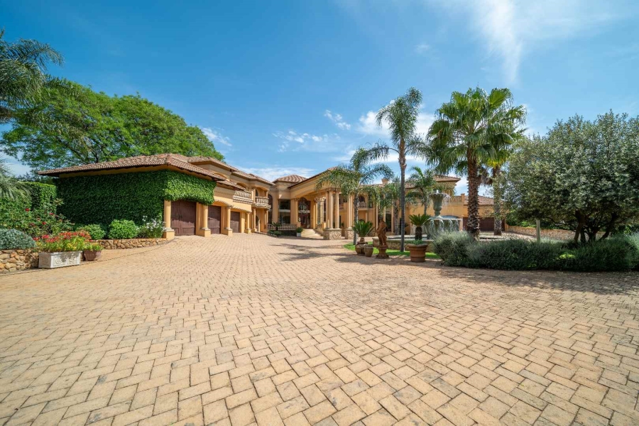 6 Bedroom Property for Sale in Benoni Small Farms Gauteng