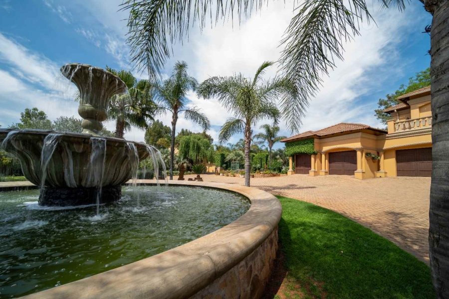 6 Bedroom Property for Sale in Benoni Small Farms Gauteng