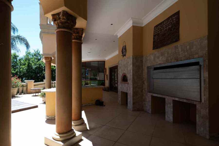 6 Bedroom Property for Sale in Benoni Small Farms Gauteng