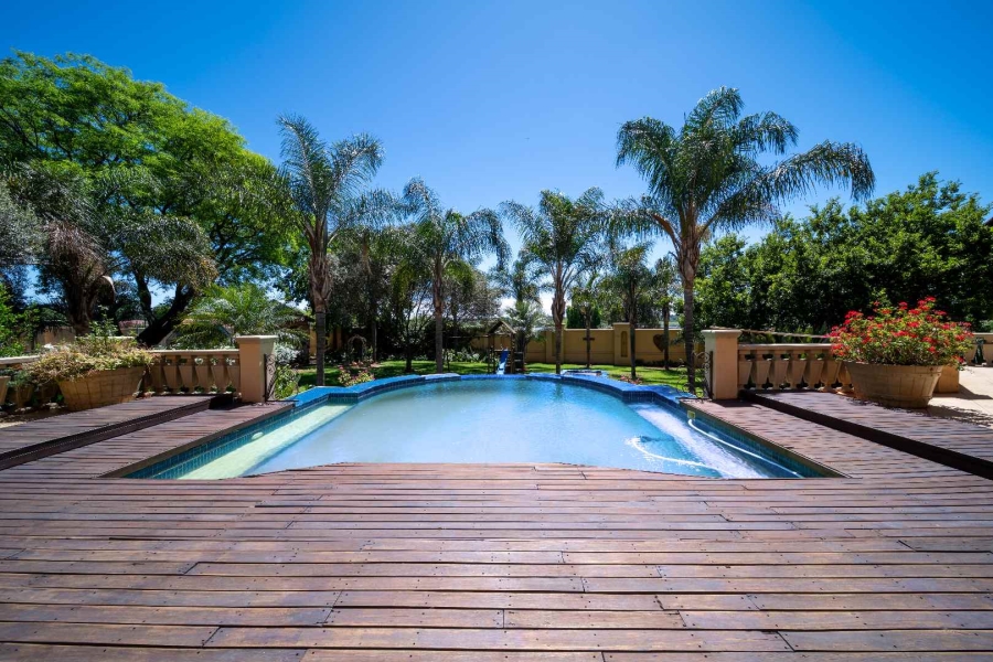 6 Bedroom Property for Sale in Benoni Small Farms Gauteng