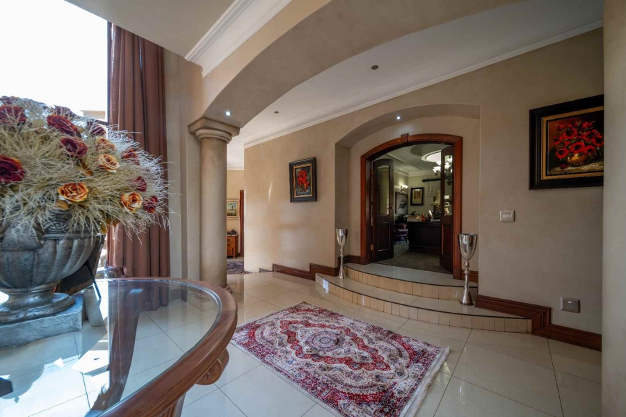 6 Bedroom Property for Sale in Benoni Small Farms Gauteng