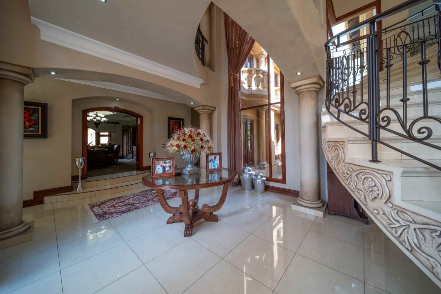 6 Bedroom Property for Sale in Benoni Small Farms Gauteng