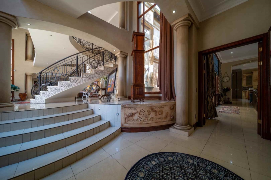 6 Bedroom Property for Sale in Benoni Small Farms Gauteng