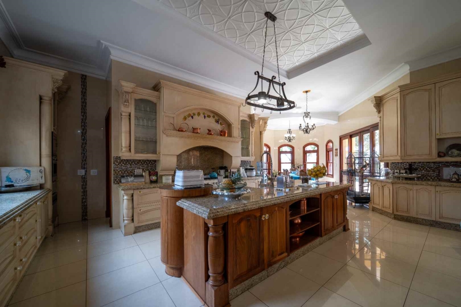 6 Bedroom Property for Sale in Benoni Small Farms Gauteng