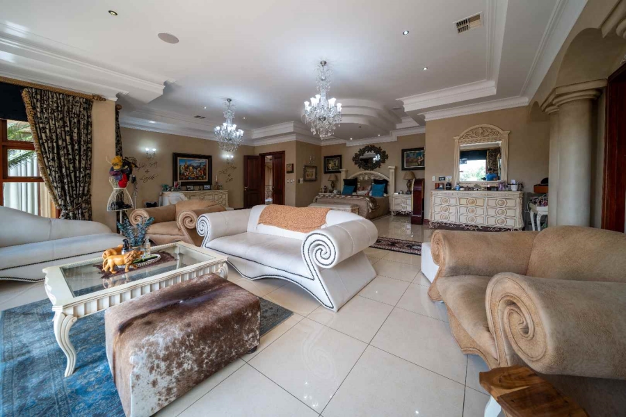 6 Bedroom Property for Sale in Benoni Small Farms Gauteng