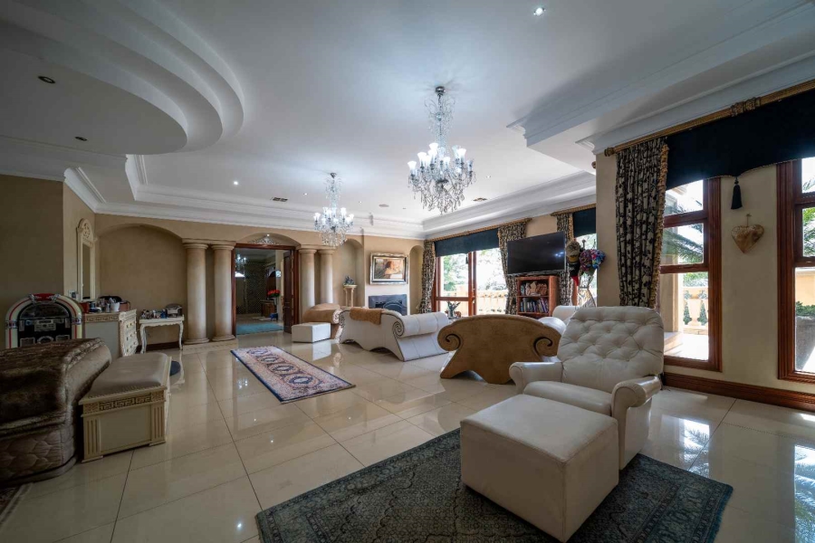 6 Bedroom Property for Sale in Benoni Small Farms Gauteng