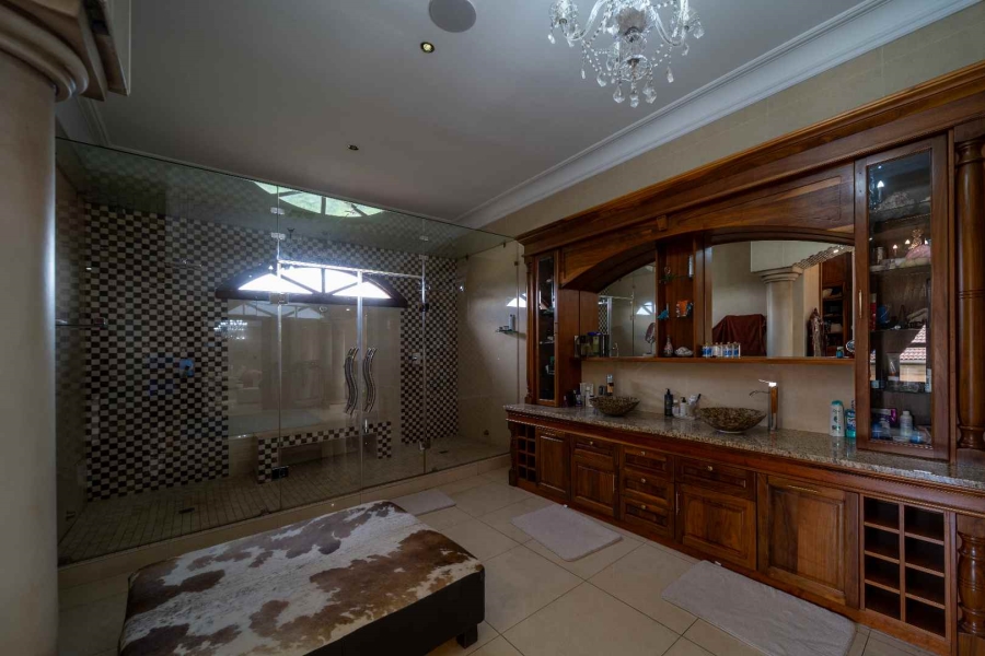 6 Bedroom Property for Sale in Benoni Small Farms Gauteng