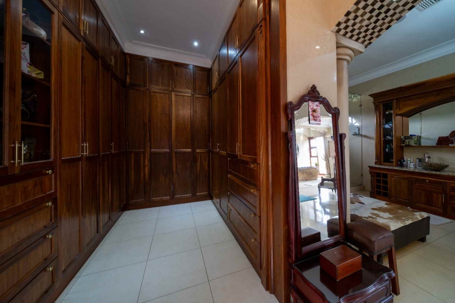 6 Bedroom Property for Sale in Benoni Small Farms Gauteng